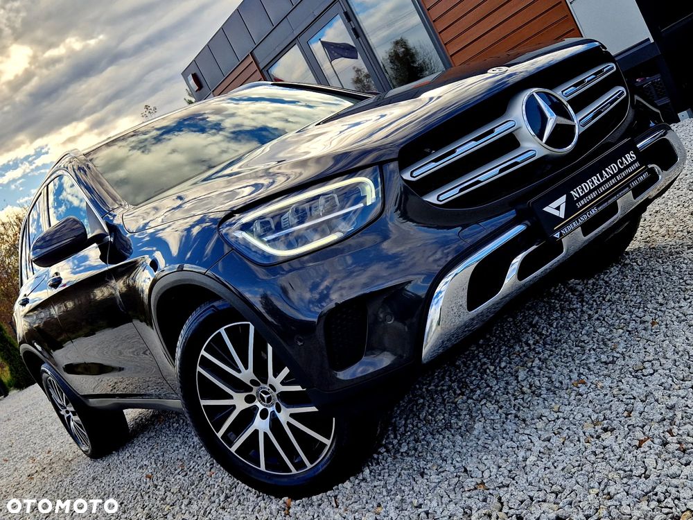 Mercedes-Benz GLC 220 d 4Matic 9G-TRONIC Exclusive - 4