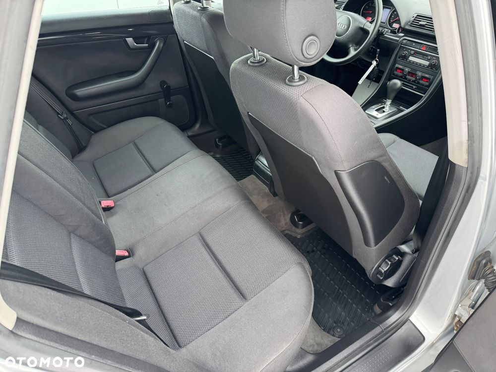 Audi A4 Limousine - 31