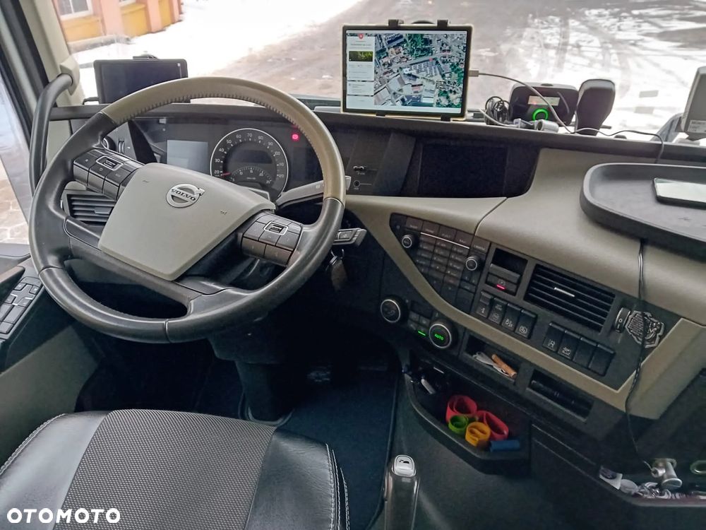 Volvo FH 6x2 MEGA 500 KM LOW DECK - 6