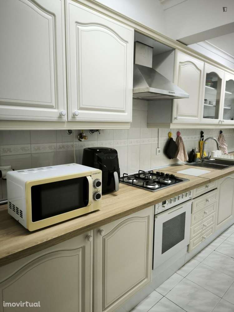 Quarto - localizado em Carcavelos Lisbon - Grande imagem: 2/12