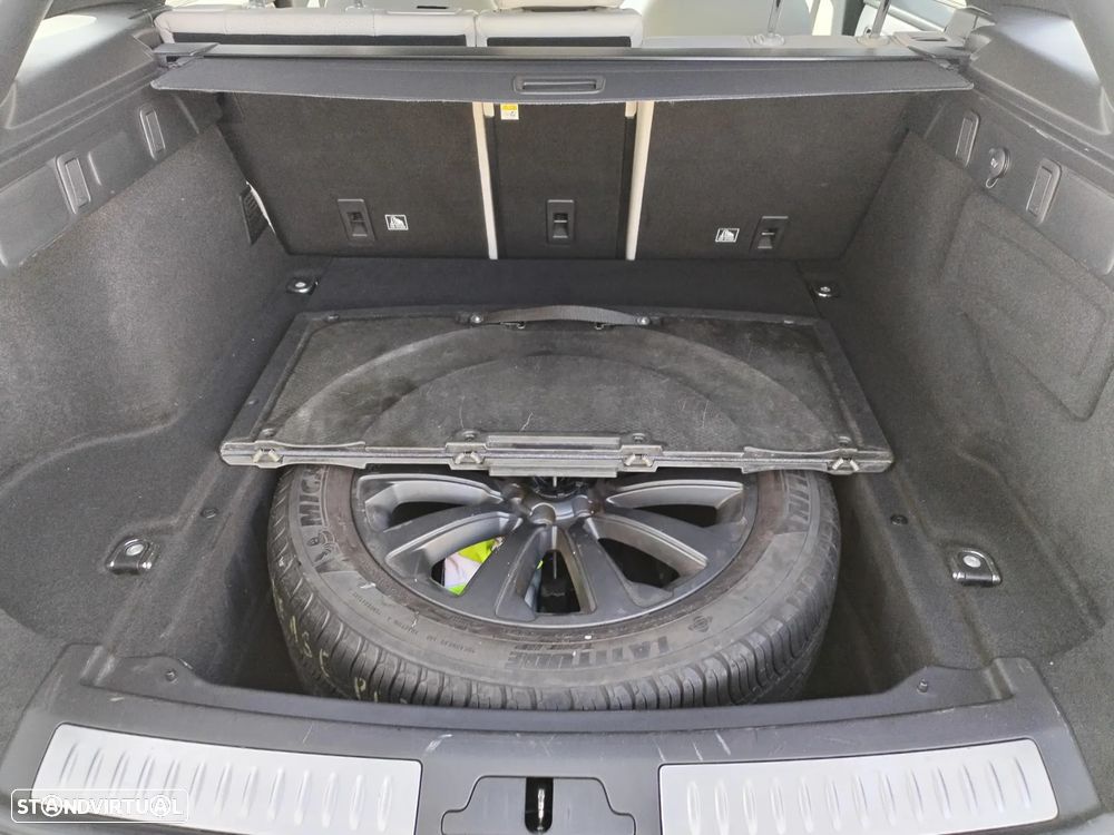 Land Rover Range Rover Velar 2.0 D R-Dynamic - 18