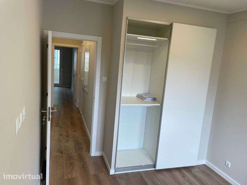 T1 Renovado | Equipado | 3 min Estação Amadora — 1.000 € - Grande imagem: 2/5