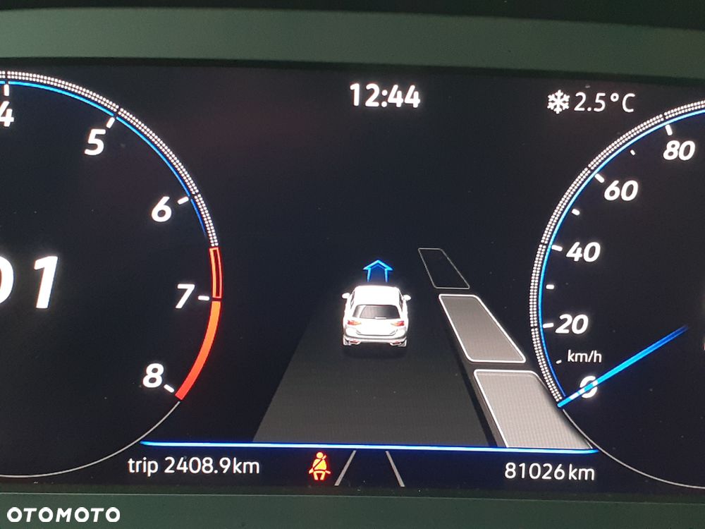 Volkswagen Passat - 12