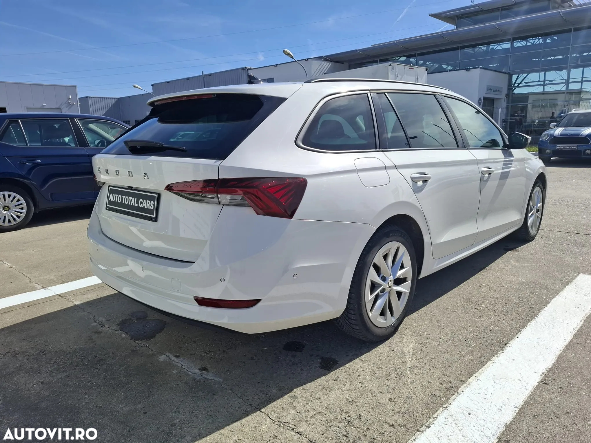 Skoda Octavia Combi 2.0 TDI DSG Style - 6