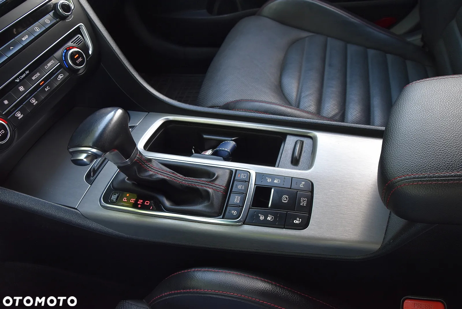 Kia Optima - 38