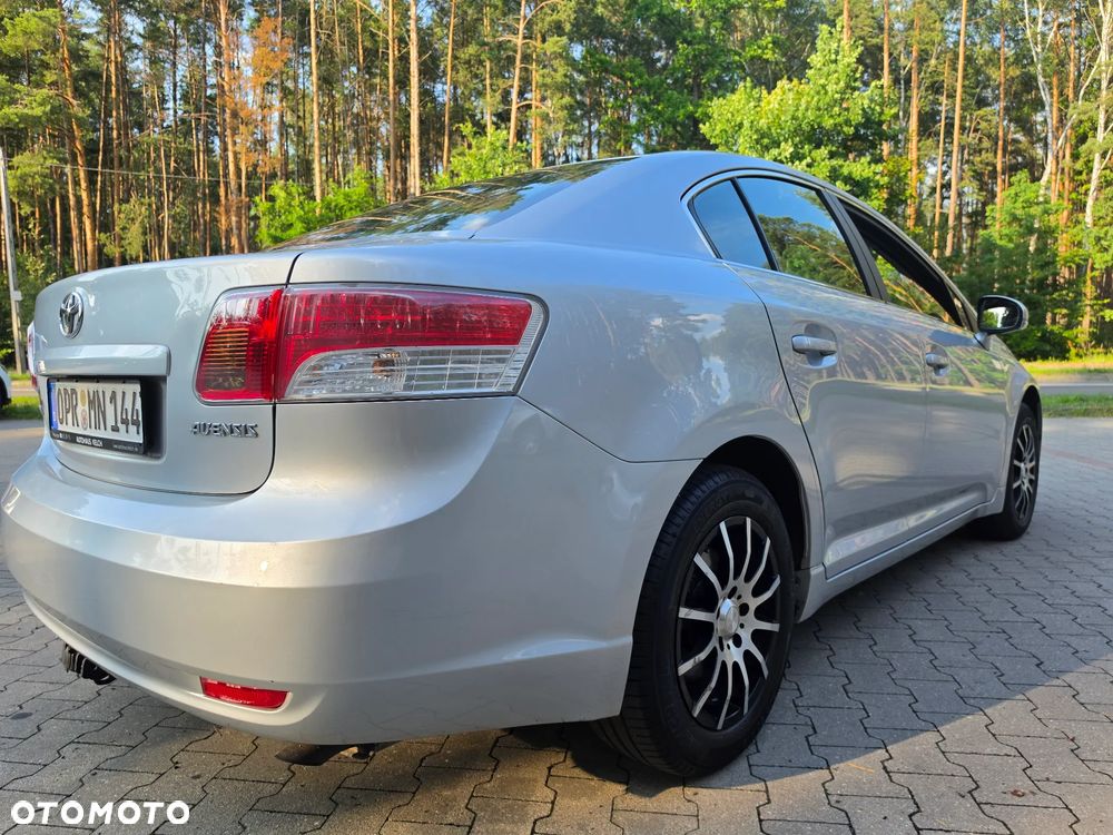 Toyota Avensis 1.8 Executive - 21