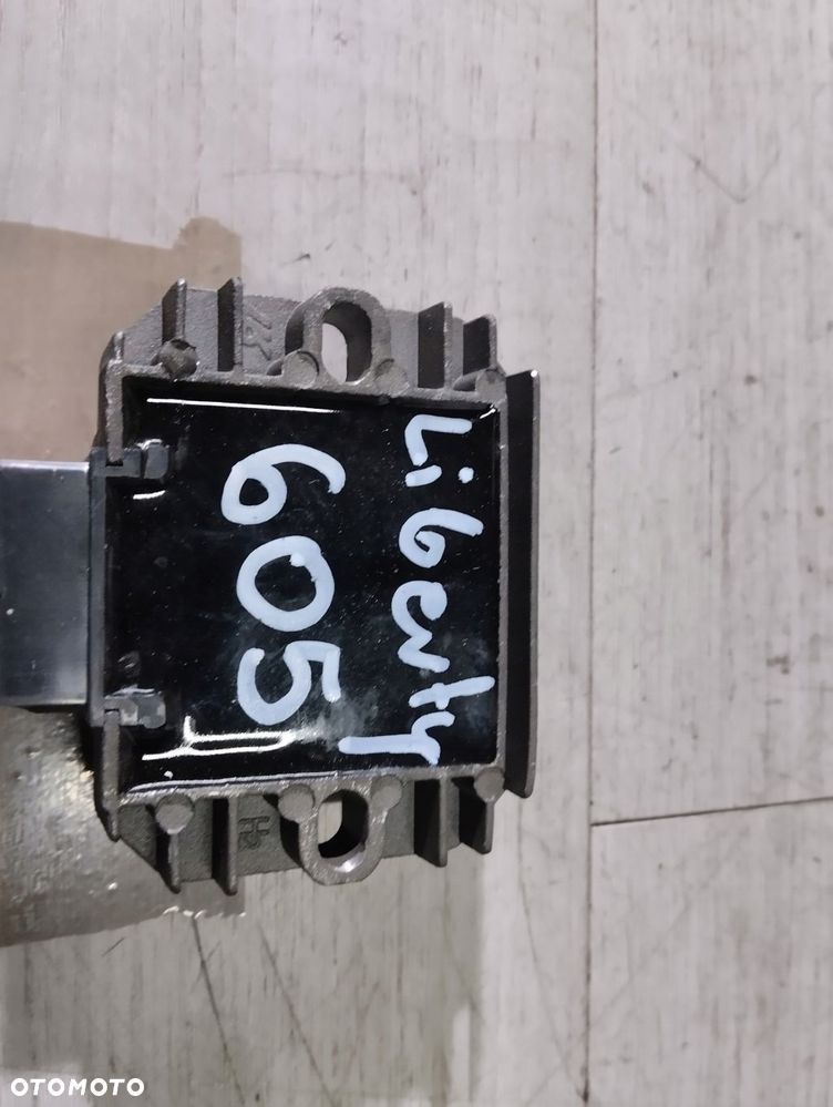 piaggio liberty 125 regulator napiecia - 5