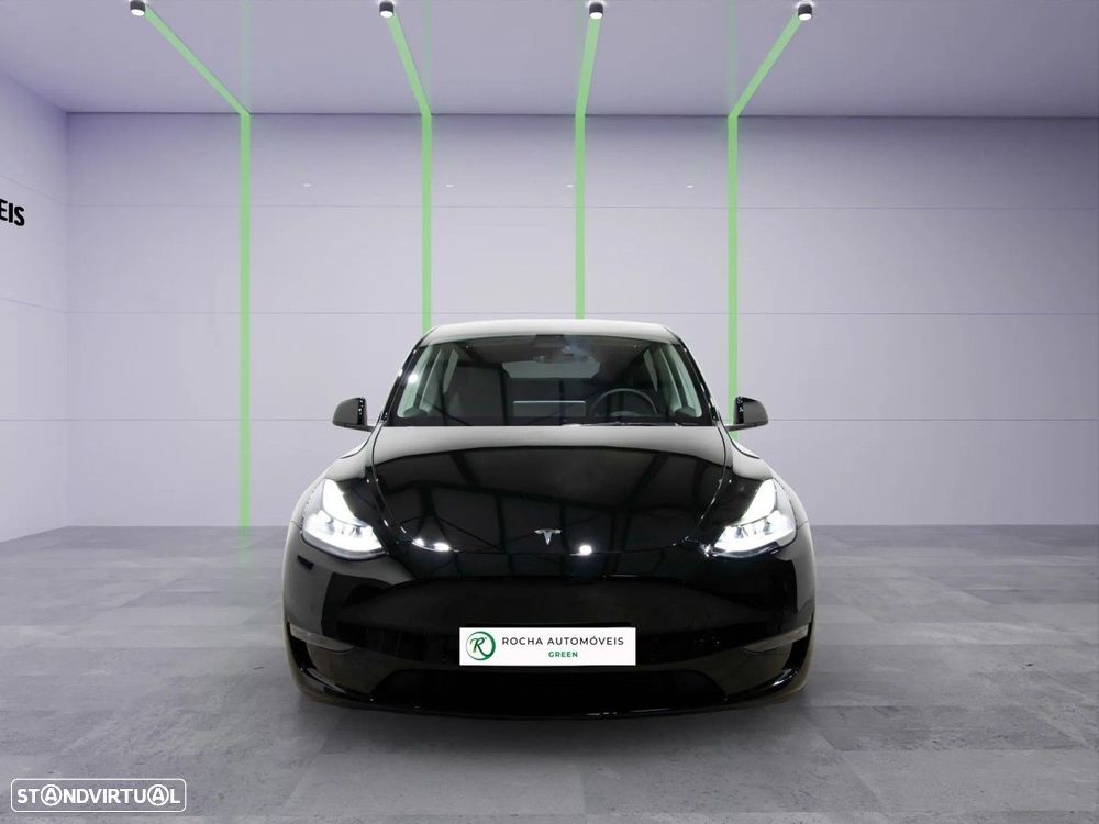 Tesla Model Y - 3