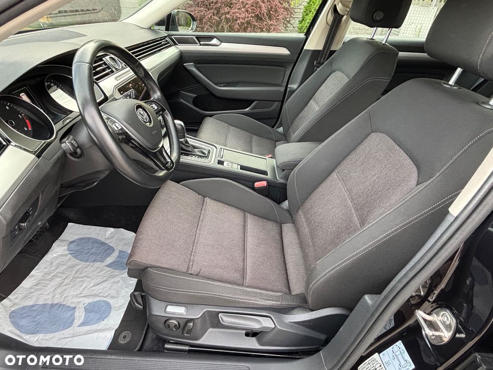 Volkswagen Passat 2.0 TDI SCR Comfortline DSG - 18