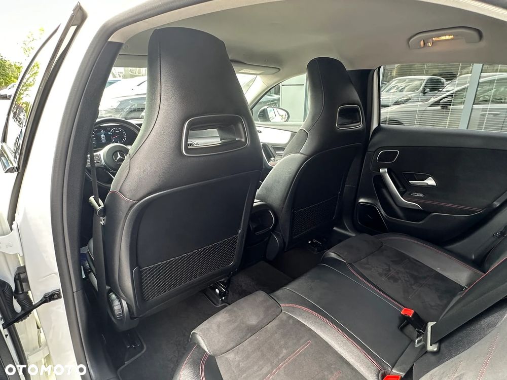 Mercedes-Benz Klasa A 250 7G-DCT AMG Line - 17