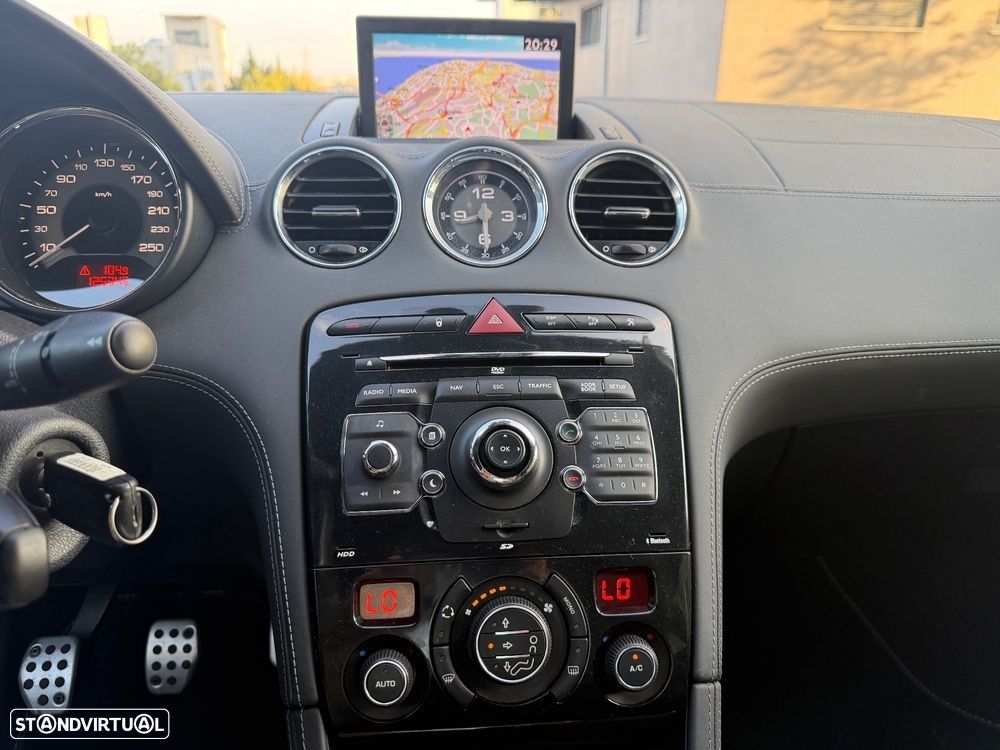 Peugeot RCZ 1.6 200 THP Onyx - 23