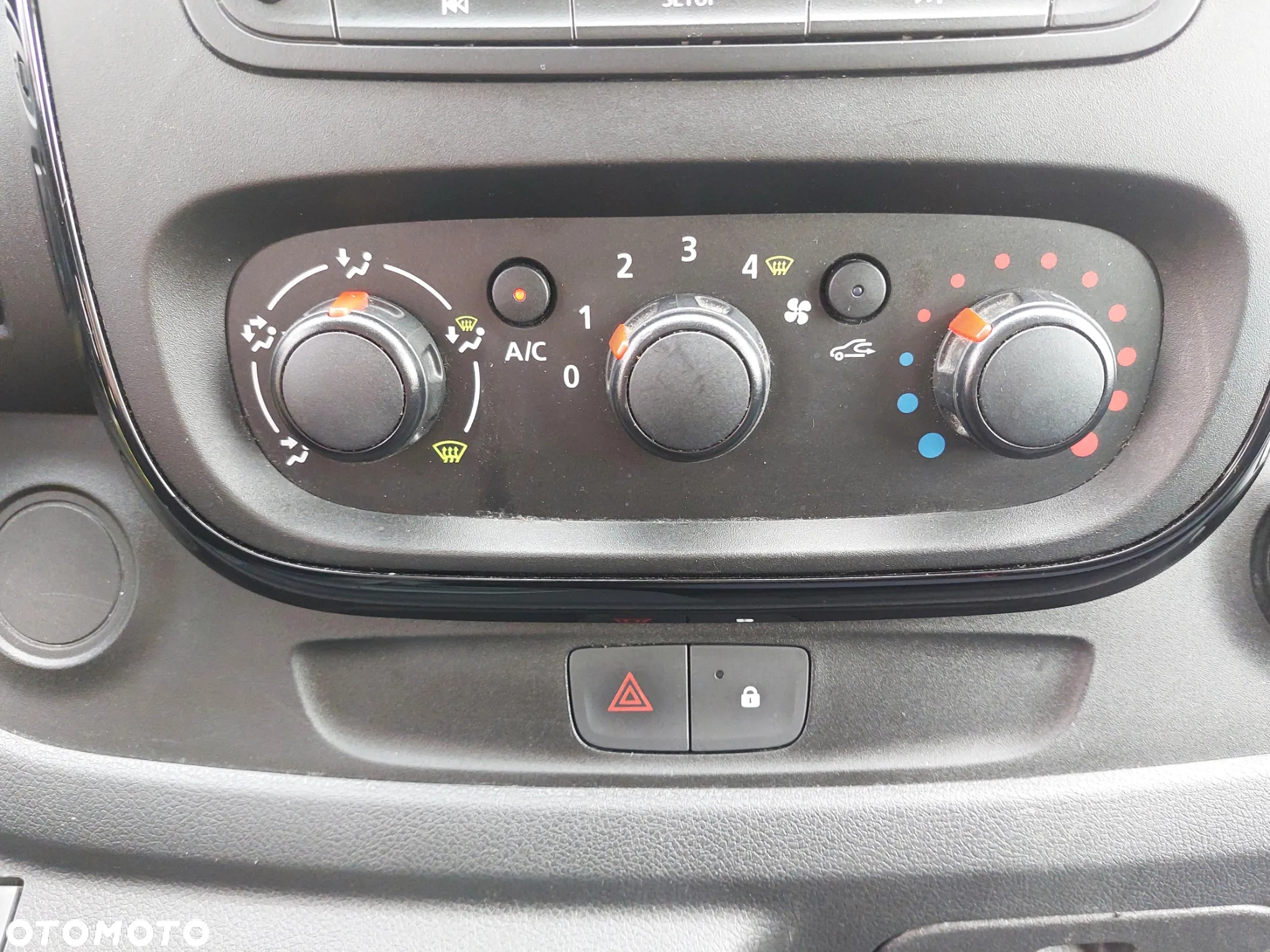 Renault Trafic - 17