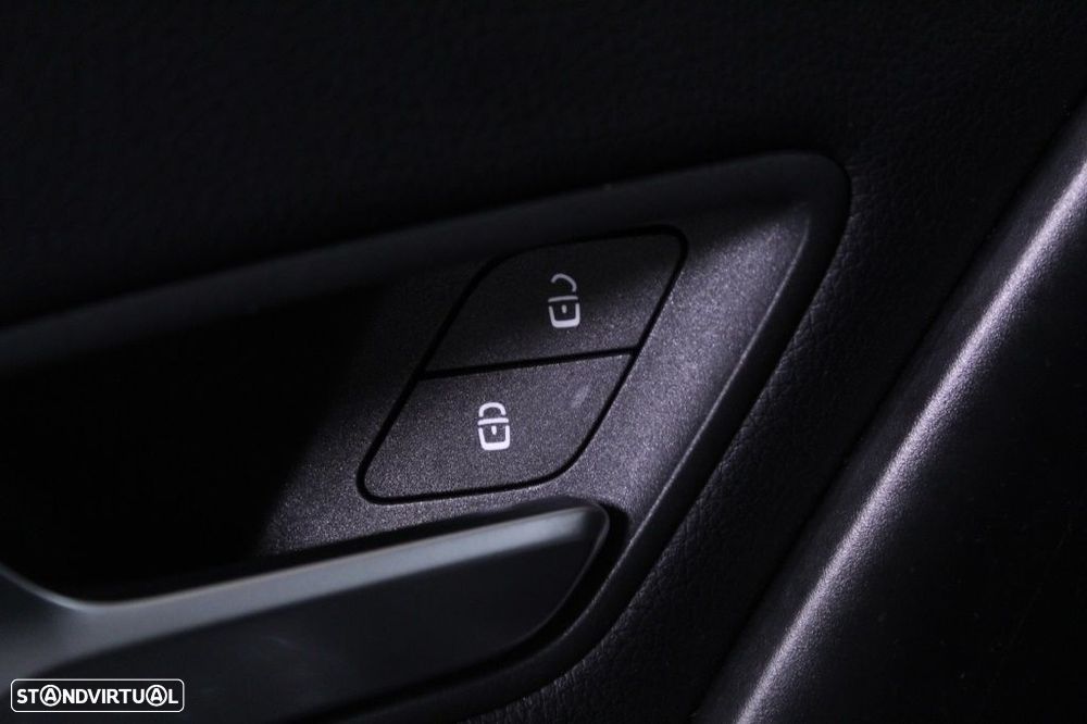 Mercedes-Benz A 250 e Style Plus - 21