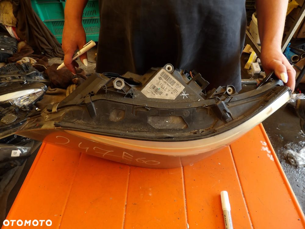 BMW - E60 - H7 - LIFT - URWANE UCHO - LEWA LAMPA PRZEDNIA - UK - 7177729 - 9