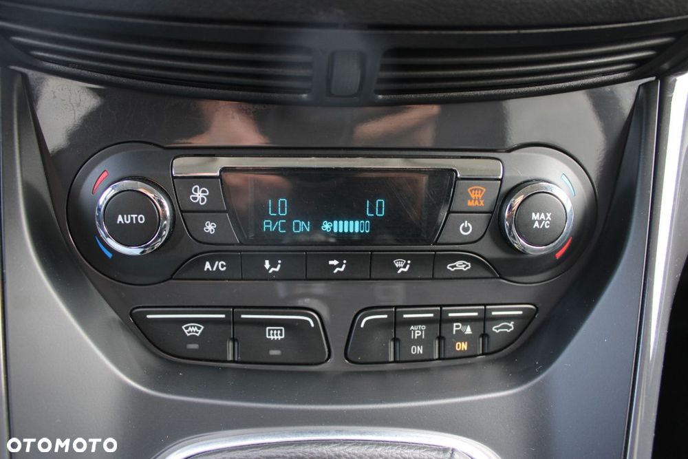 Ford Kuga - 32