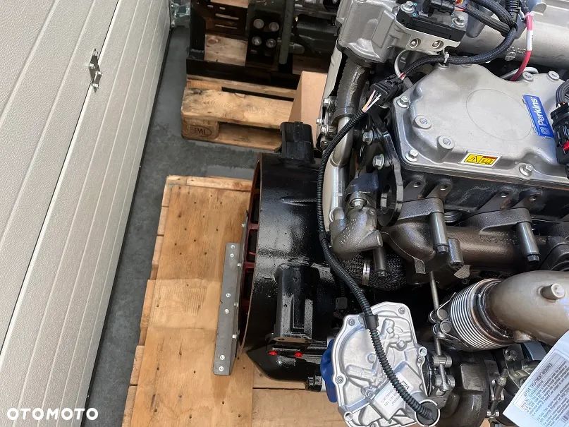 SILNIK Perkins MPKXL04.4SU1 1204J-E44TTA 117 kW cat C4.4 E44TTA - 4