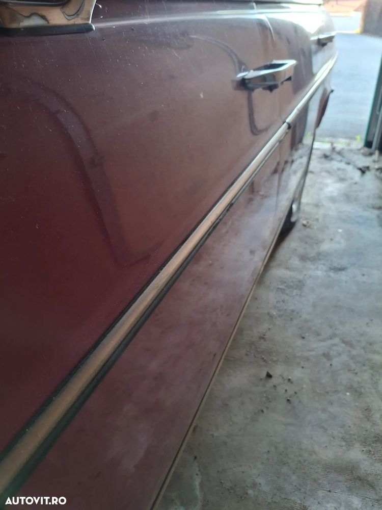 Mercedes-Benz W115 - 17