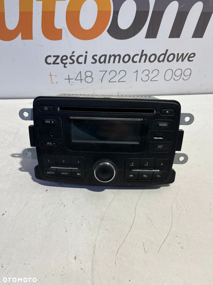 Dacia Sandero II Panel / Radioodtwarzacz CD/DVD/GPS 281156534r - 1