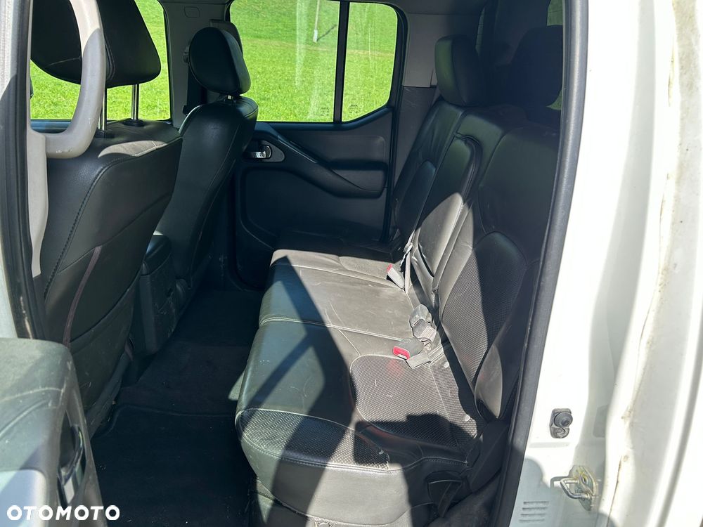 Nissan Navara 2.5 D Platinum - 10