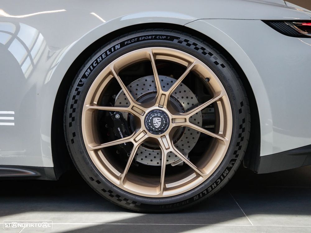 Porsche 911 (992) GT3 PDK Touring Pack - 15