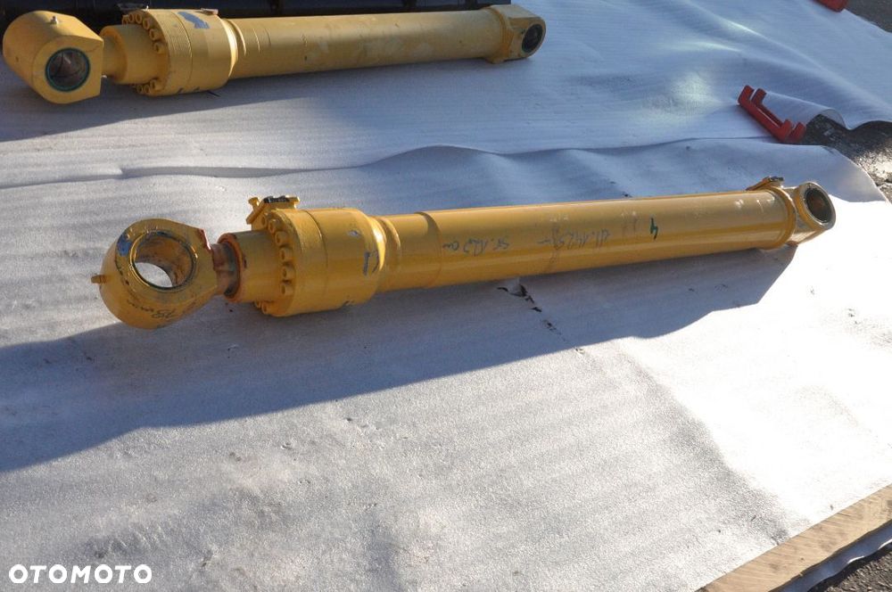 SIŁOWNIK HYDRAULICZNY NEW HOLLAND WX210 DŁ. 142 CM NOWY !!!!