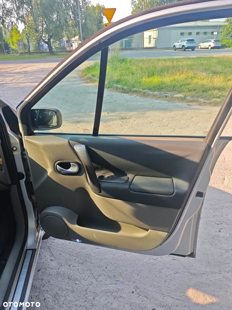 Renault Scenic 1.9 dCi Confort Authentique - 14