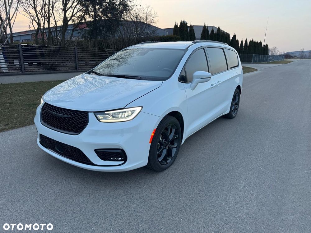 Chrysler Pacifica - 3