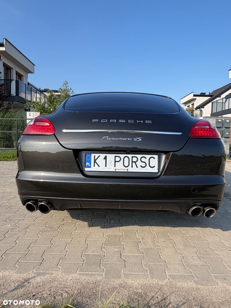 Porsche Panamera 4S - 7