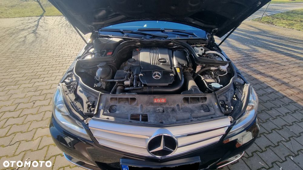 Mercedes-Benz Klasa C 180 CGI BlueEff Avantgarde - 13