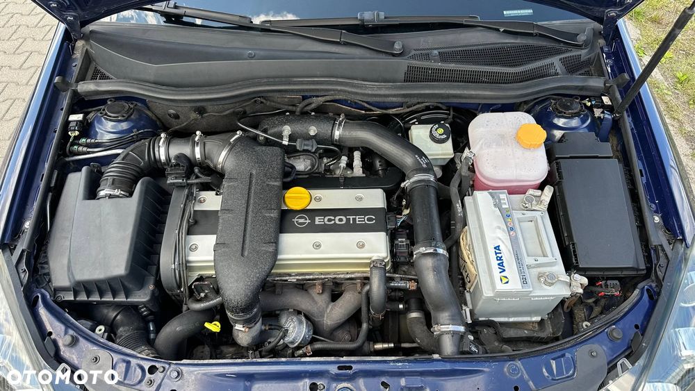 Opel Astra 2.0 Turbo Sport - 30