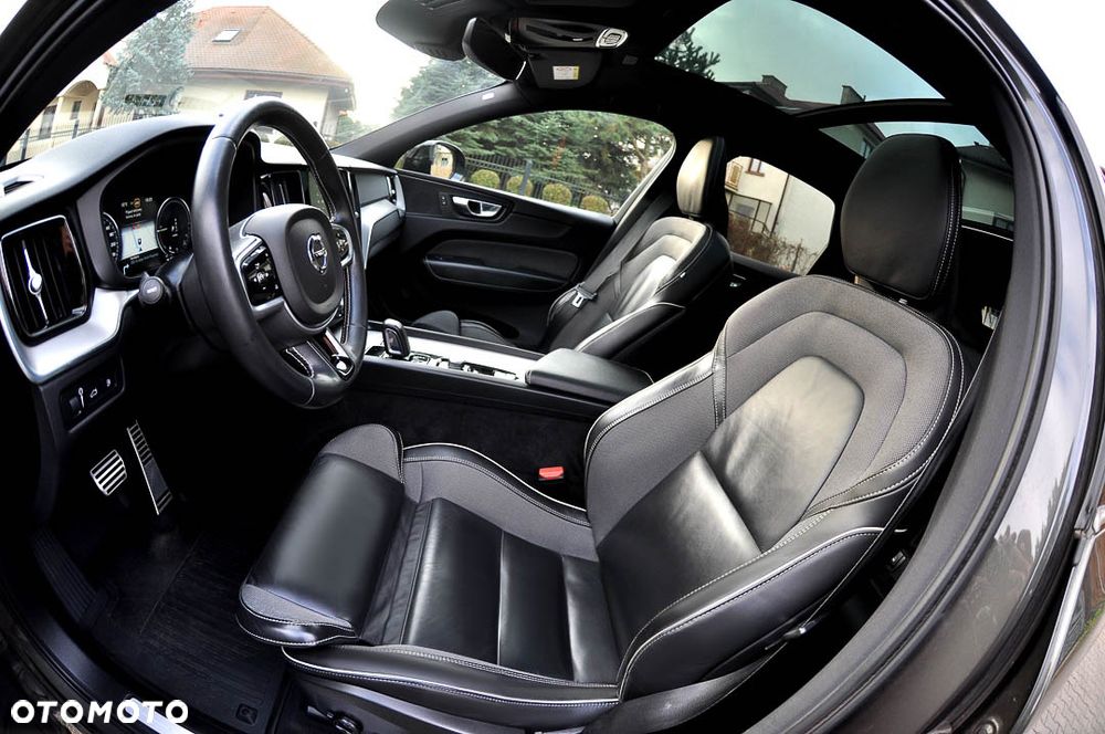 Volvo XC 60 T6 AWD Recharge Geartronic RDesign - 24