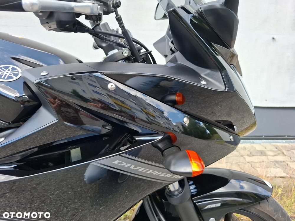 Yamaha XJ - 12