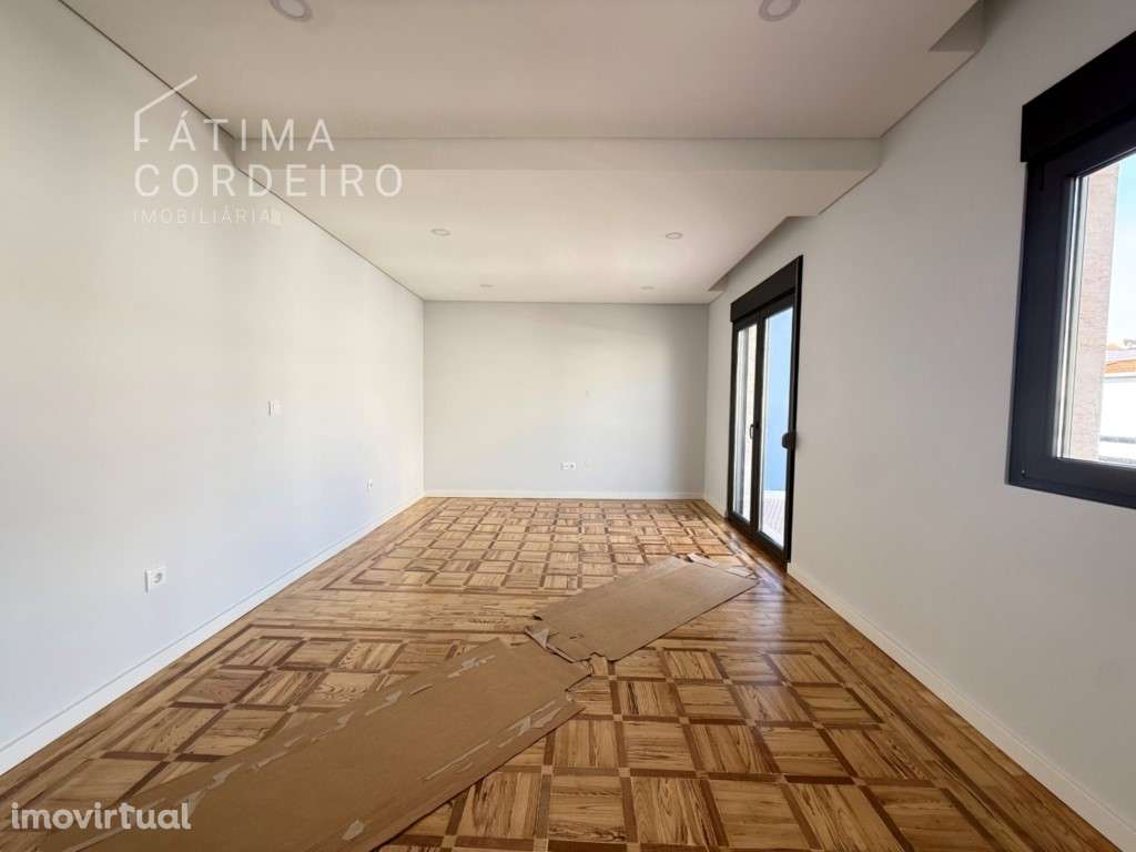 T2 com terraço em Almada para arrendamento - Grande imagem: 5/19