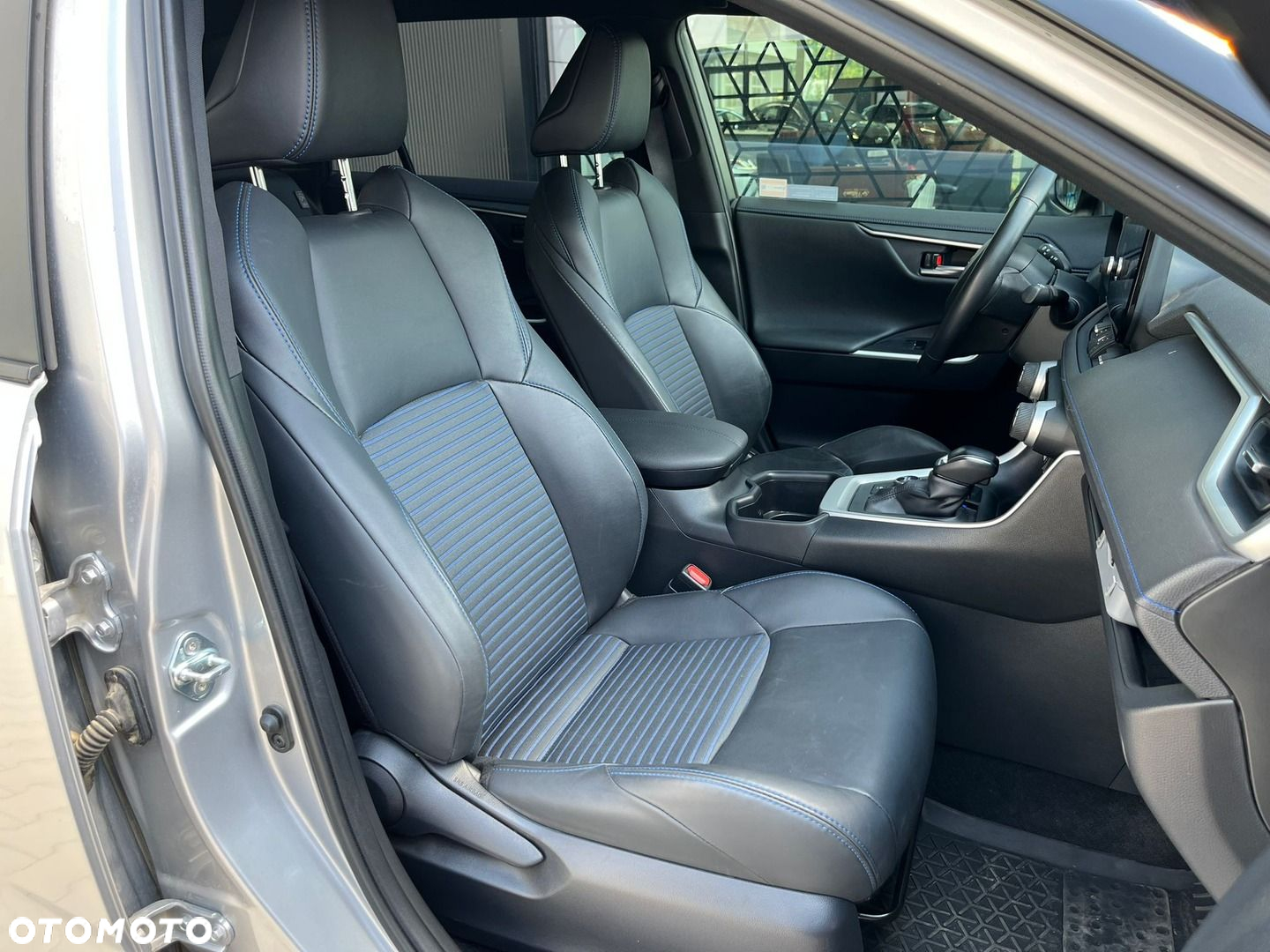 Toyota RAV4 - 22