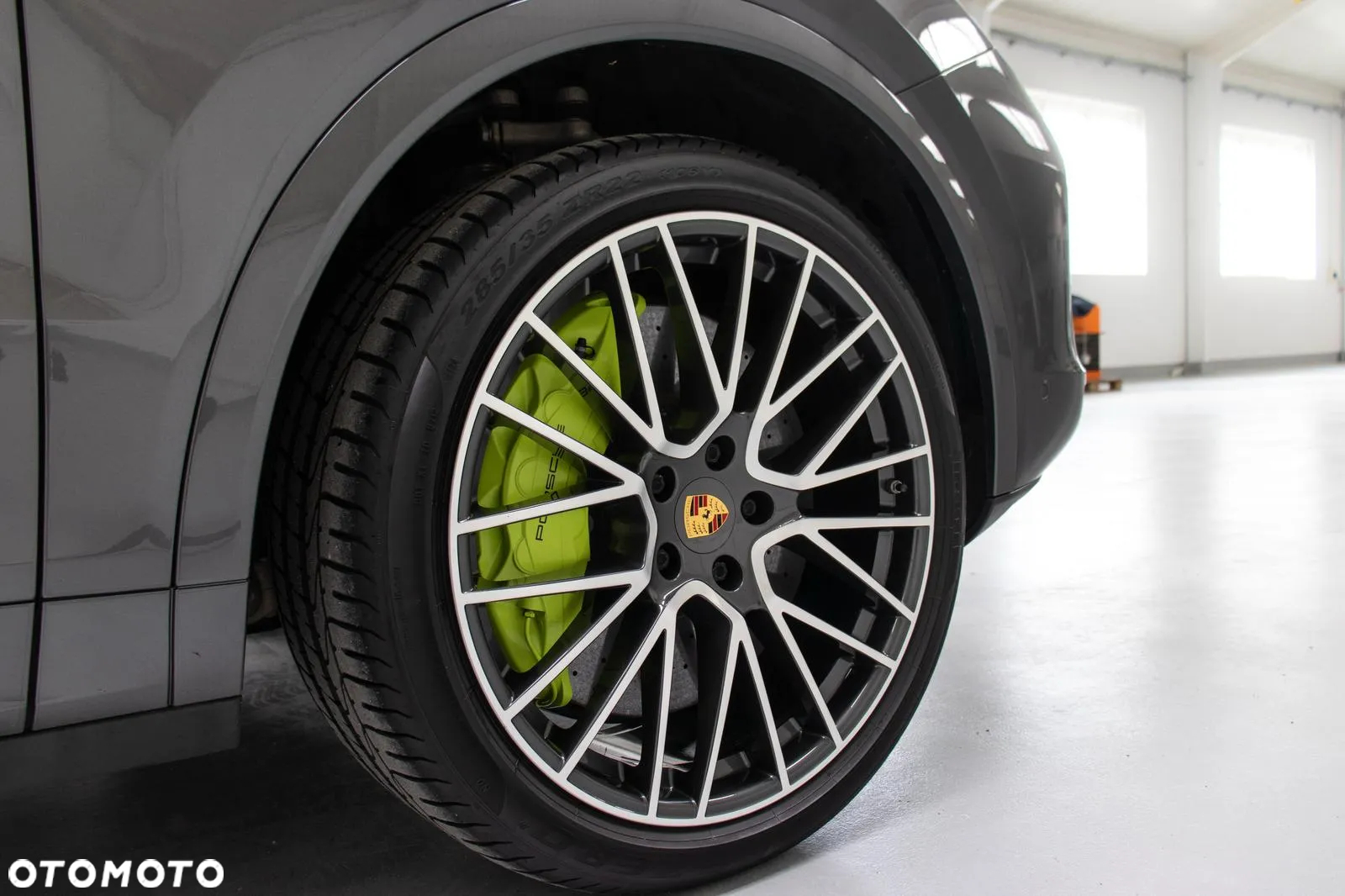 Porsche Cayenne Coupe Turbo - 12