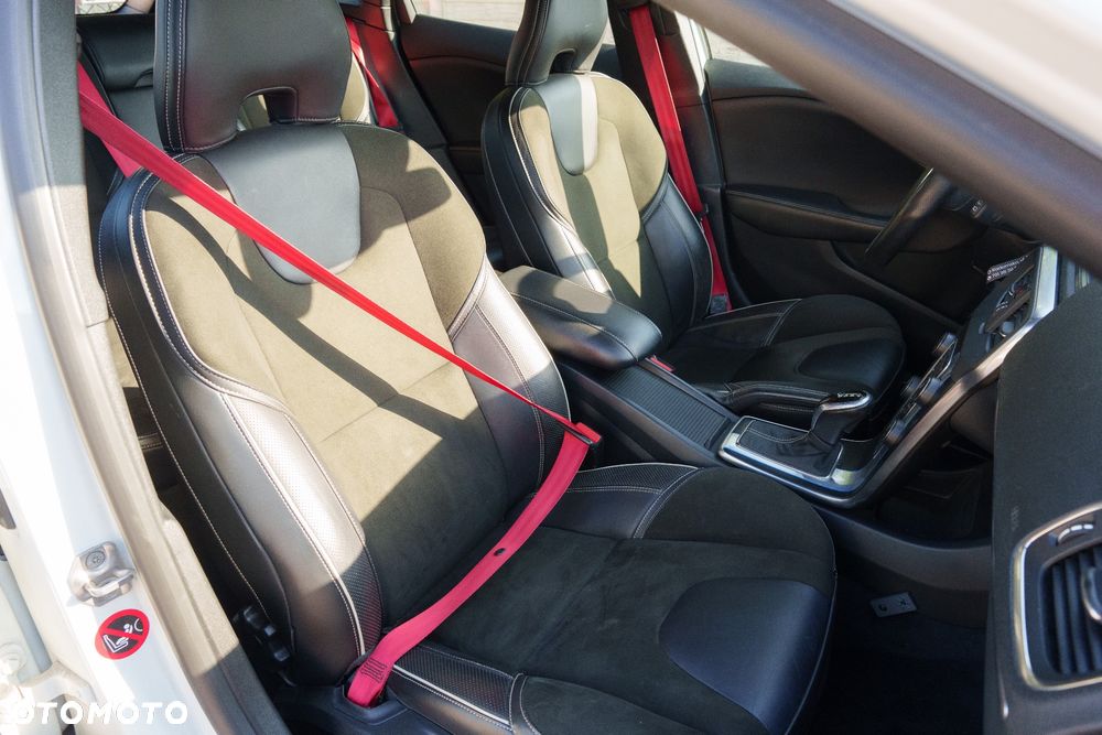 Volvo V40 T5 Geartronic RDesign - 22