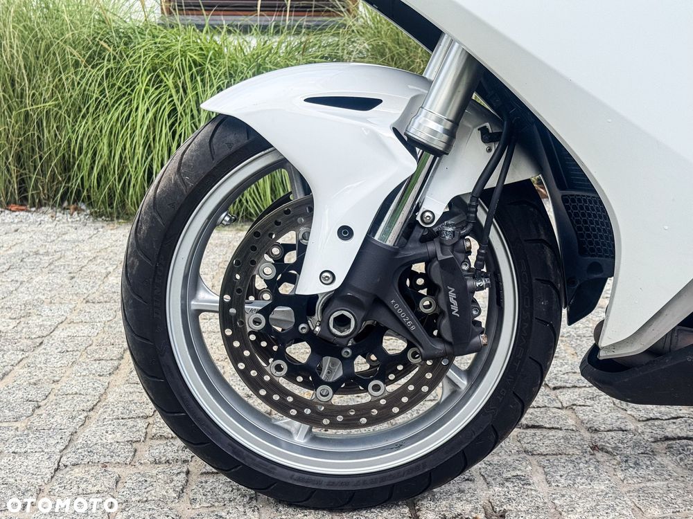 Honda VFR - 14