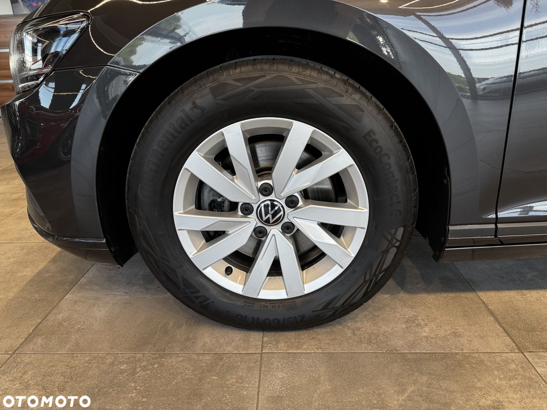 Volkswagen Passat - 11