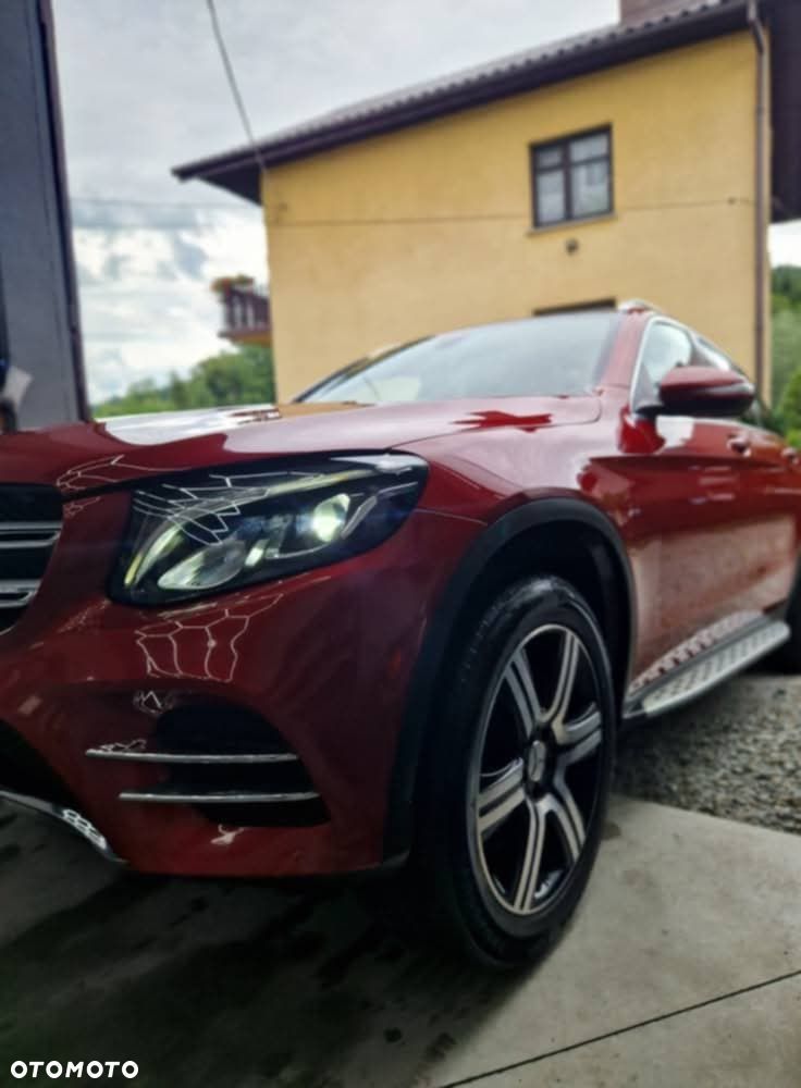 Mercedes-Benz GLC 300 4Matic 9G-TRONIC AMG Line - 8