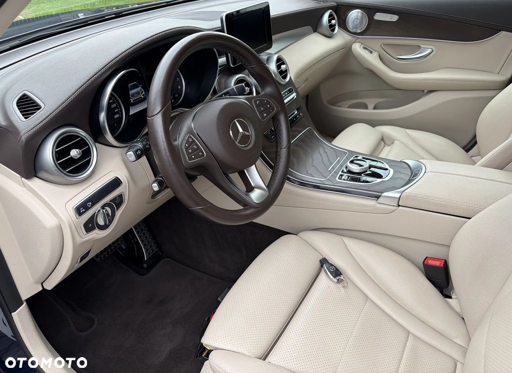 Mercedes-Benz GLC - 12