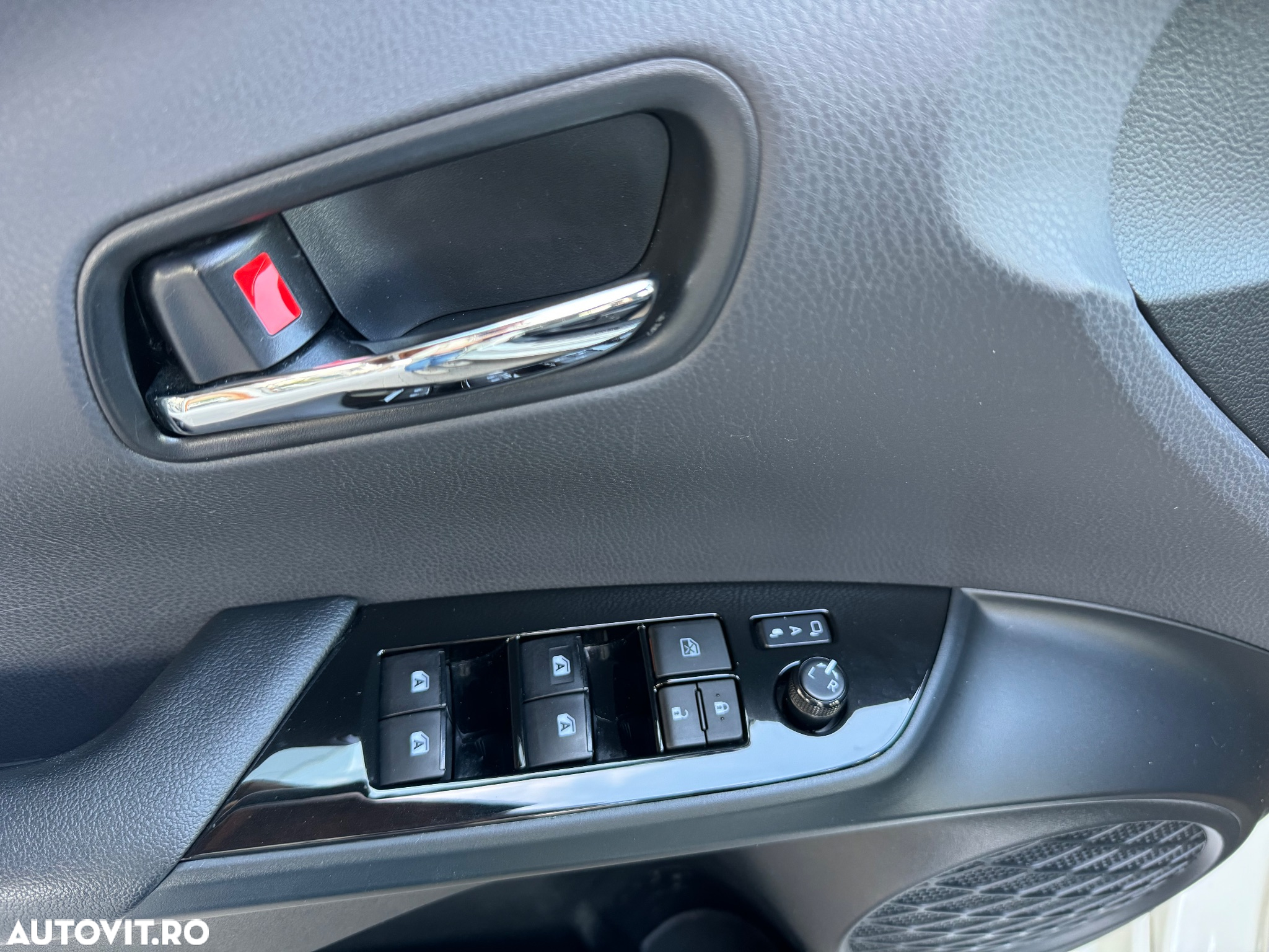 Toyota Prius Plug-in Hybrid Solar - 24