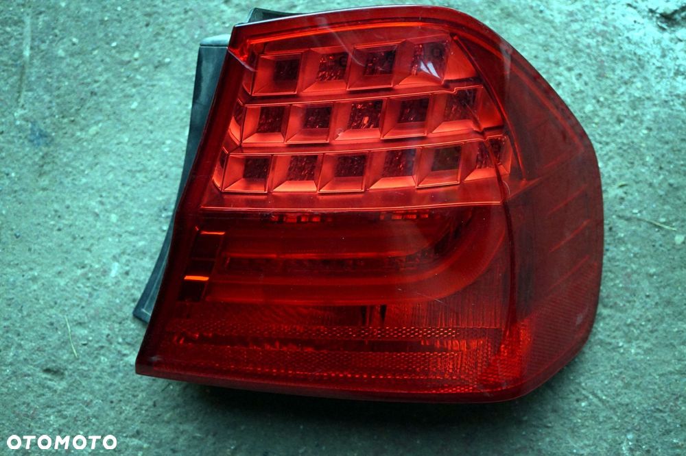 LAMPA TYLNA PRAWA 3 E90 LIFT LCI SEDAN 7154154 LED BMW 2008-2012 - 3