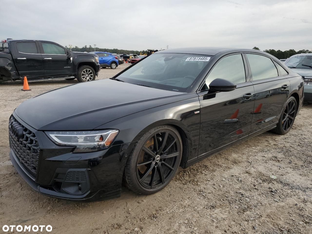 Audi A8 - 1
