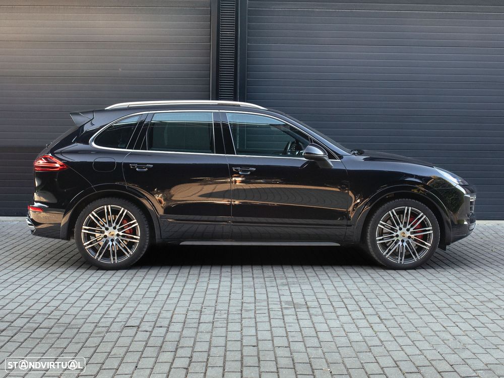 Porsche Cayenne Turbo Tiptronic S - 10