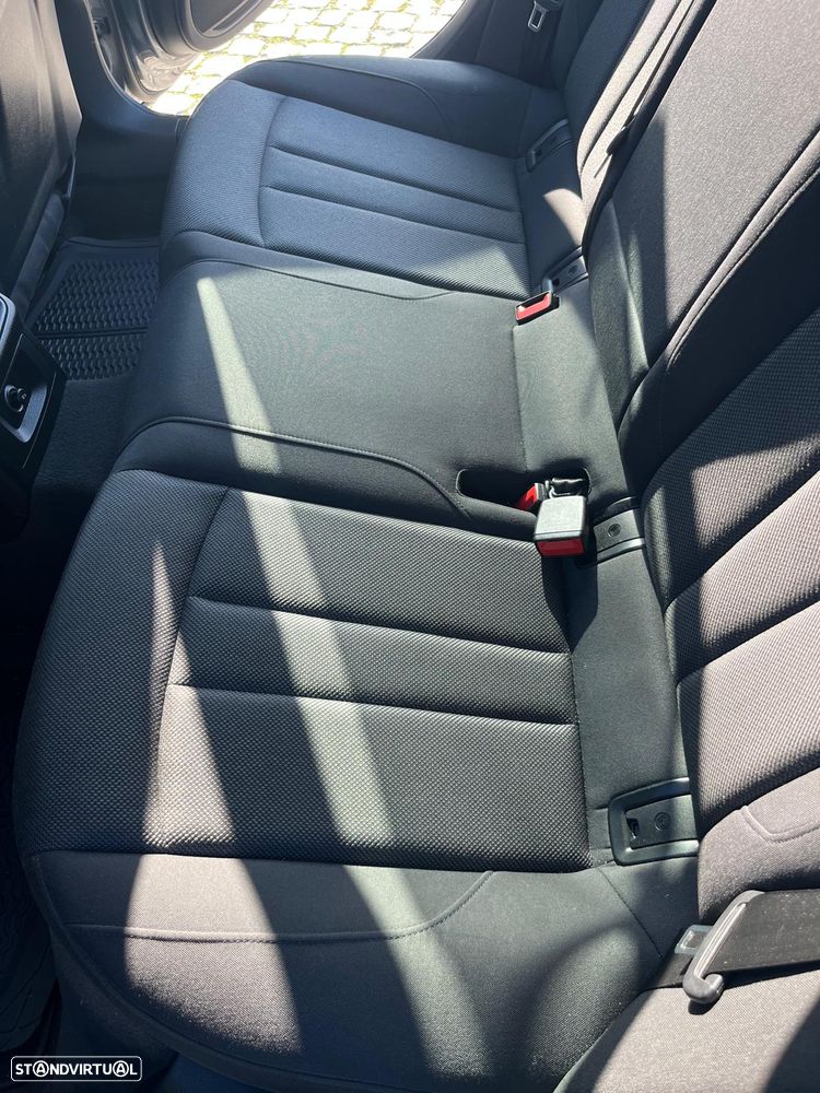 Audi A4 Avant 2.0 TDI S tronic - 16