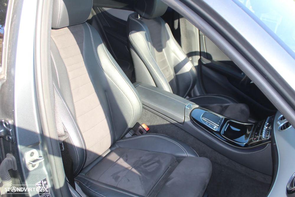 Mercedes-Benz E 300 de AMG Line - 32