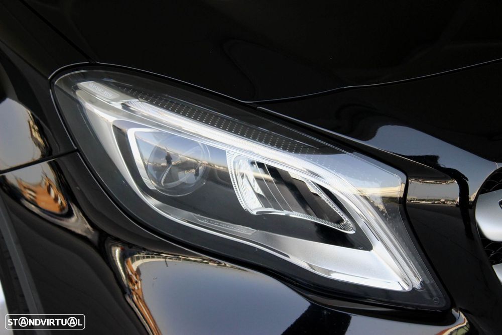 Mercedes-Benz GLA 180 d Urban - 4