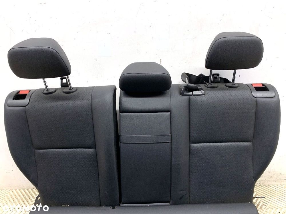 KANAPA DRUGI RZĄD  MERCEDES-BENZ KLASA C T-Model (S204) 2007 - 2014 C 200 Kompressor (204.241) 135 - 2