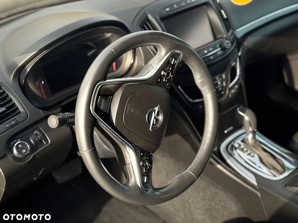 Opel Insignia - 11