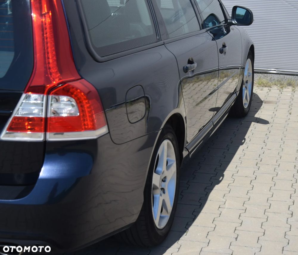 Volvo V70 D4 Momentum - 13